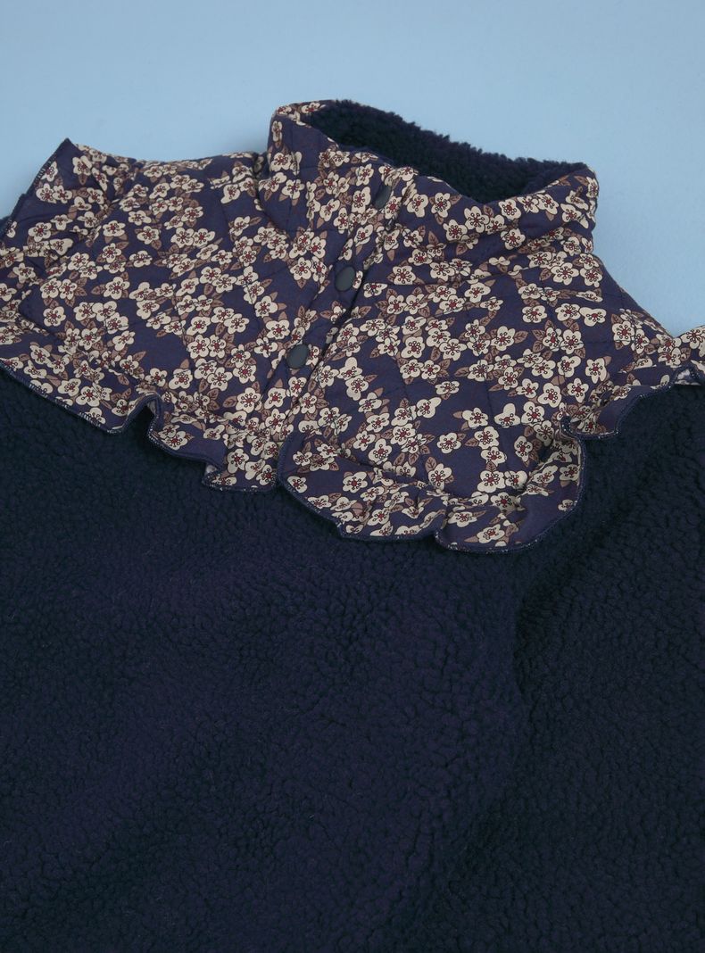 Polar Floral Cuello Alto con Botones-2
