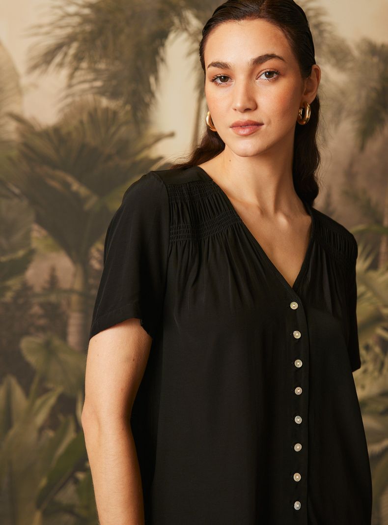 Blusa Fluida con Detalle Elasticado en Hombros-2