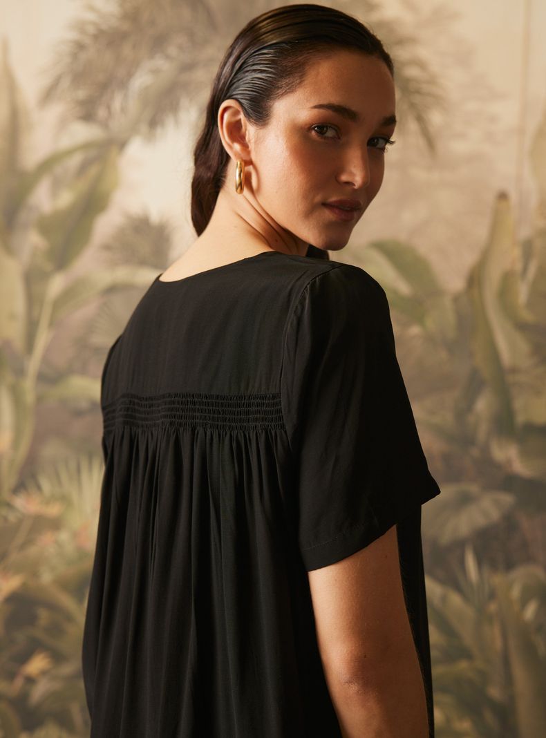 Blusa Fluida con Detalle Elasticado en Hombros-3