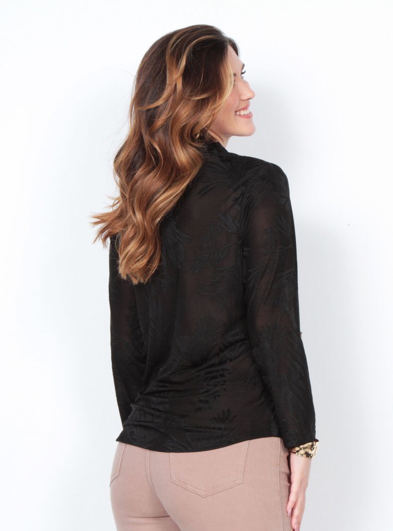 Blusa con Textura Abotonada en el Frente y Bolsillo-1