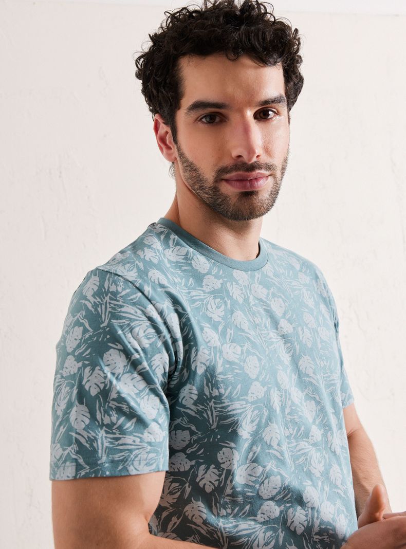 Polera Cuello Redondo Diseño Hojas-2