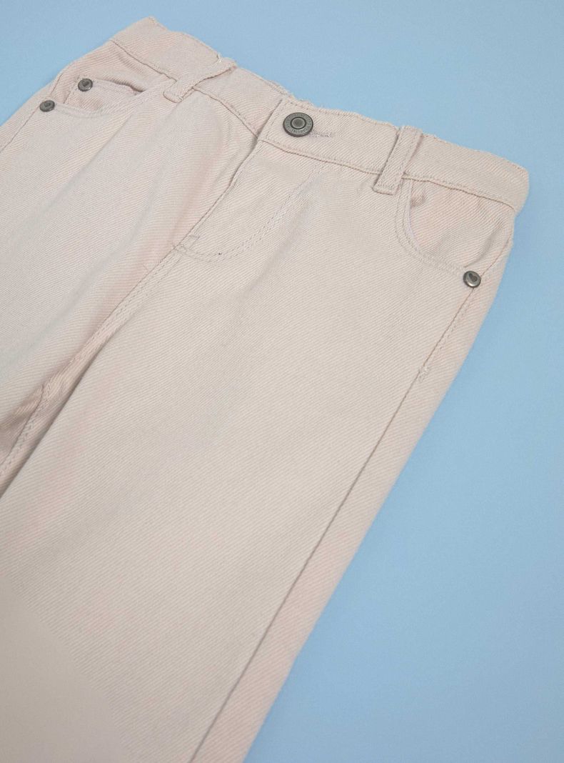 Pantalón con Bordado y Detalles en el Bajo-1