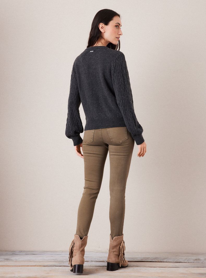 Sweater con Diseño Acanalado Frontal-5