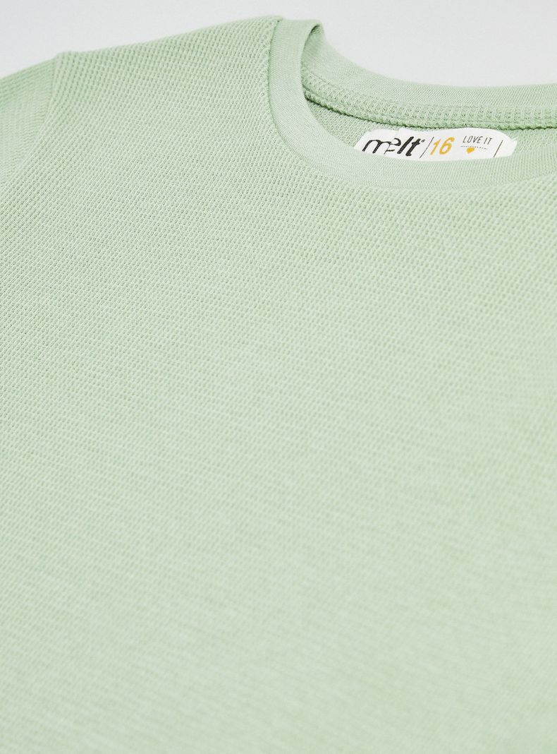 Polera Tela Texturizada con Terminación Roulé-4