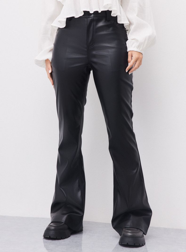Pantalón Flare Efecto Piel
