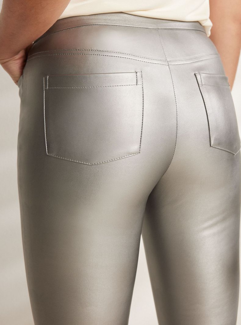 Pantalón Eco Piel con Costura Frontal-3