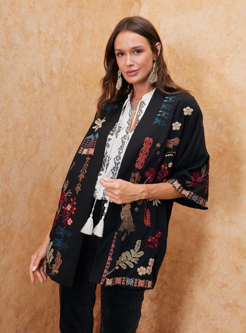 Blusa Tipo Kimono Bordado-0