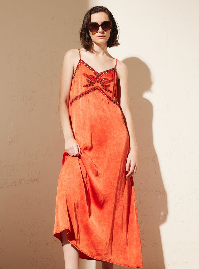 Vestido Satín Lavado con Escote Bordado-0