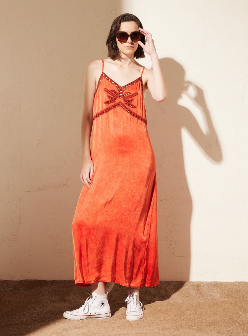 Vestido Satín Lavado con Escote Bordado-4