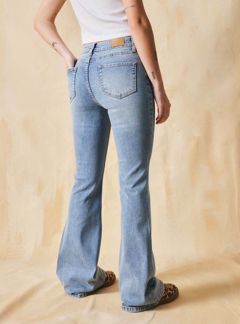 Jeans Cortes Piernas-1