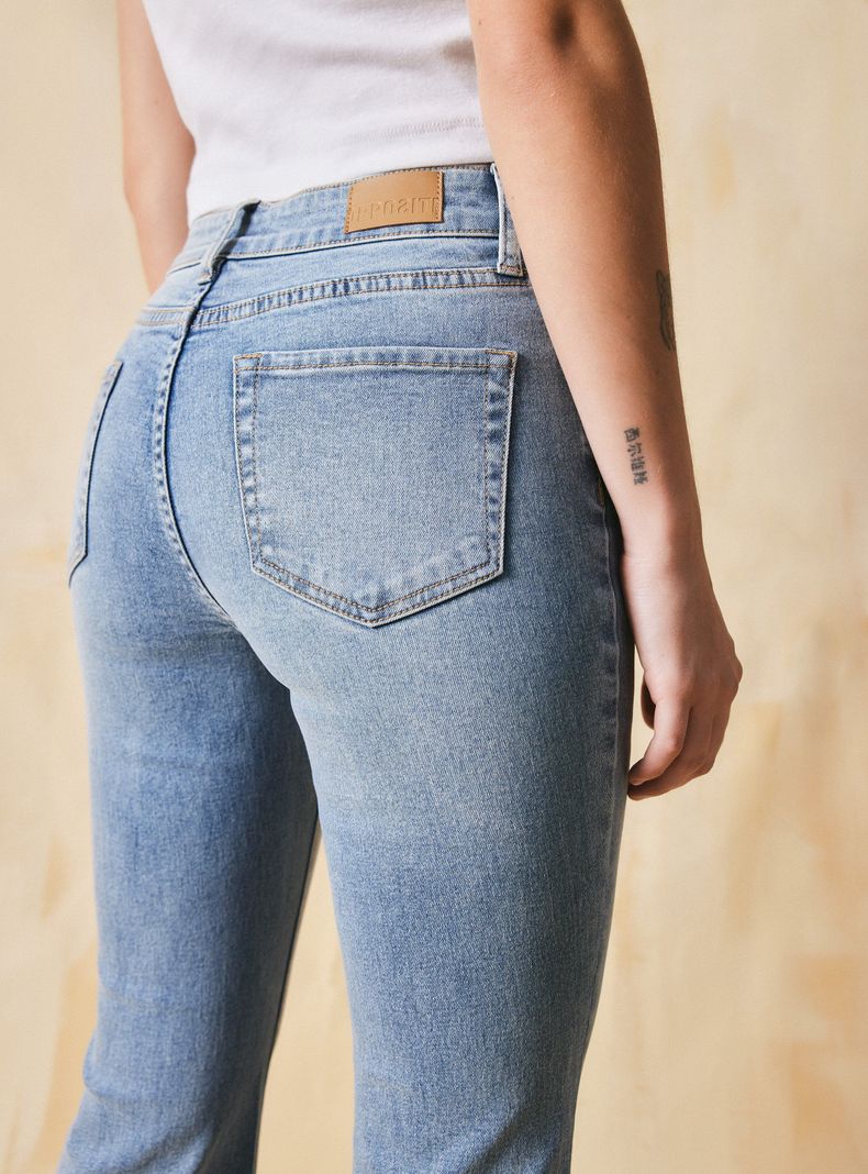 Jeans Cortes Piernas-3
