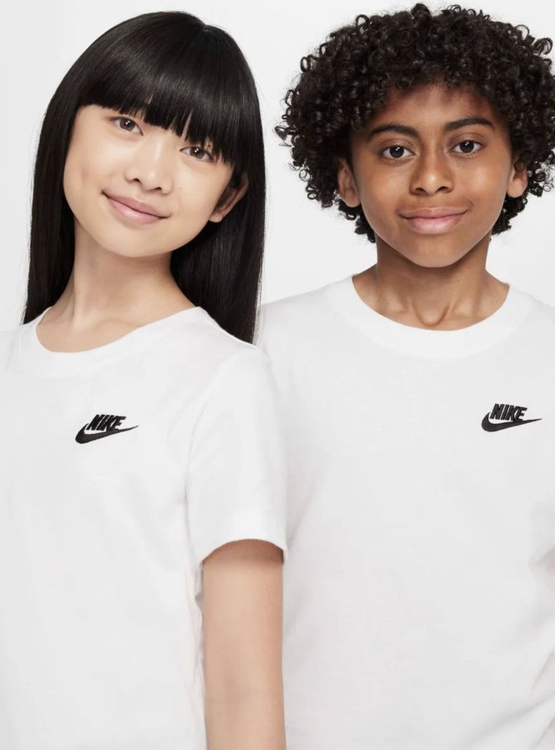 Polera Sportwear Essentials Cropped-2