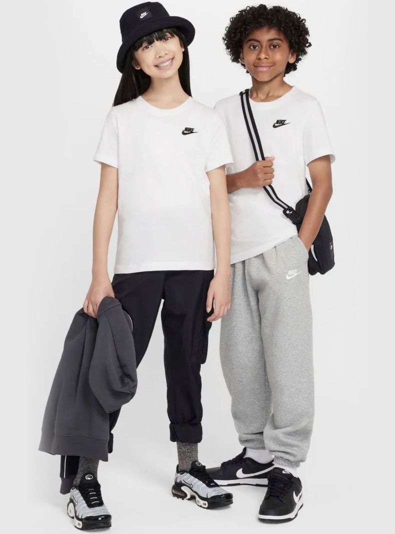 Polera Sportwear Essentials Cropped-3