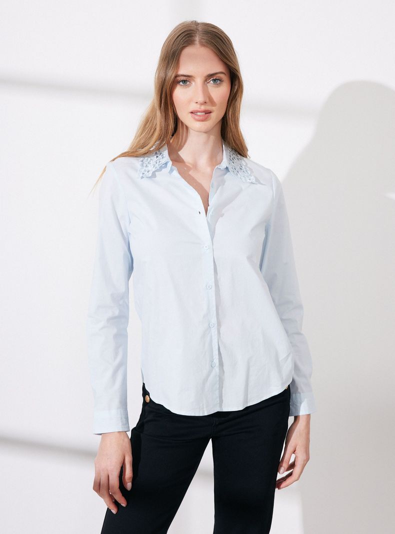 Blusa Cuello con Detalle Bordado-0