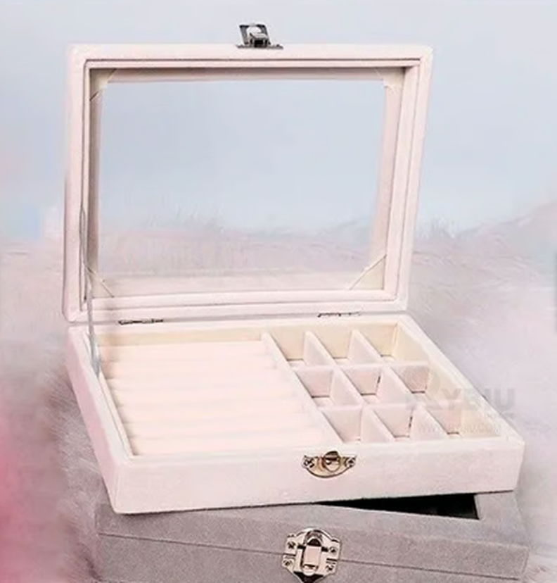 Elegancia en Terciopelo Beige: El Joyero Perfecto para tus Accesorios-0