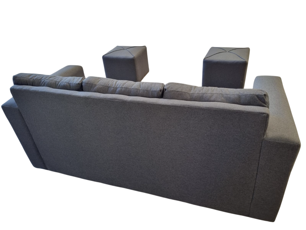 SOFA 3 CUERPOS PRAGA TELA GRIS +2 POUF-2