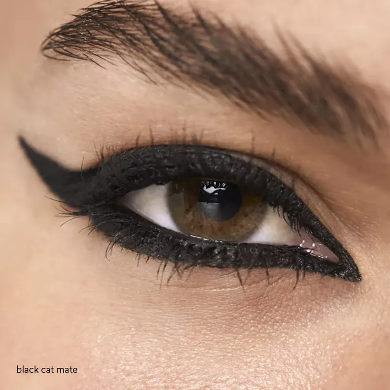 Delineador De Ojos En Lapiz Efecto Gel Studio Look-1