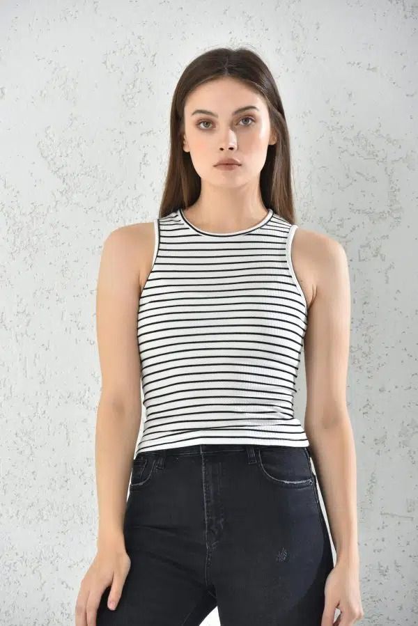Polera Negro Rayas Sin Manga Mujer -0