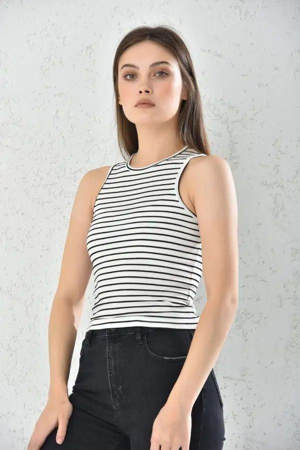 Polera Negro Rayas Sin Manga Mujer -2