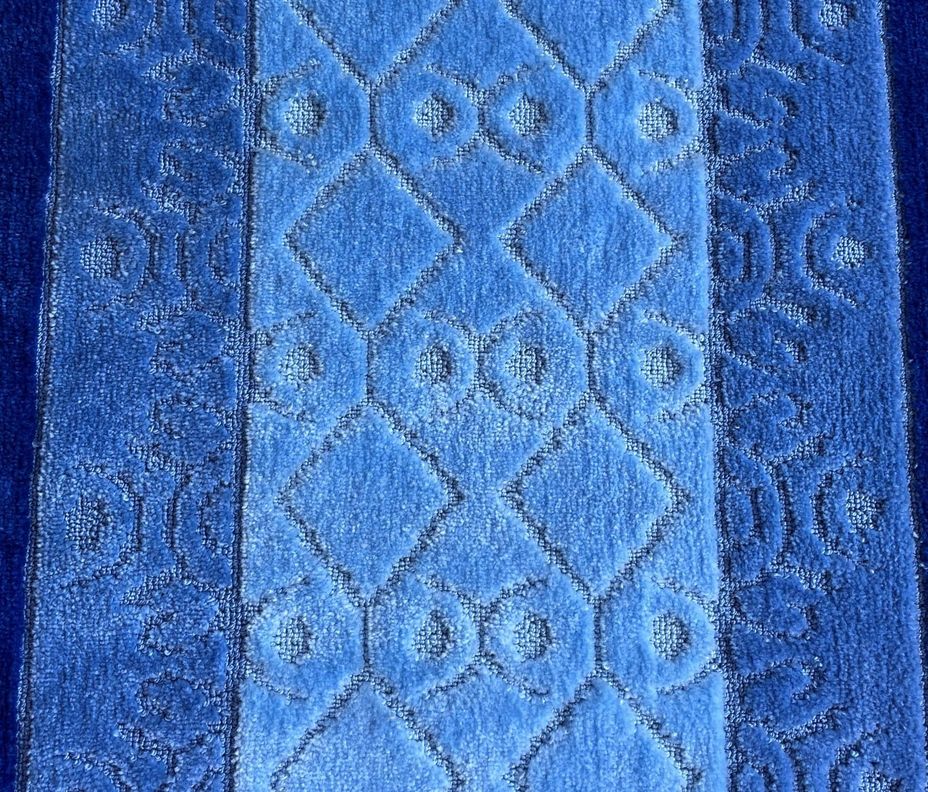 Alfombra de Pasillo Azul 67 cm x 7 metros con Goma Sin Overlock-2