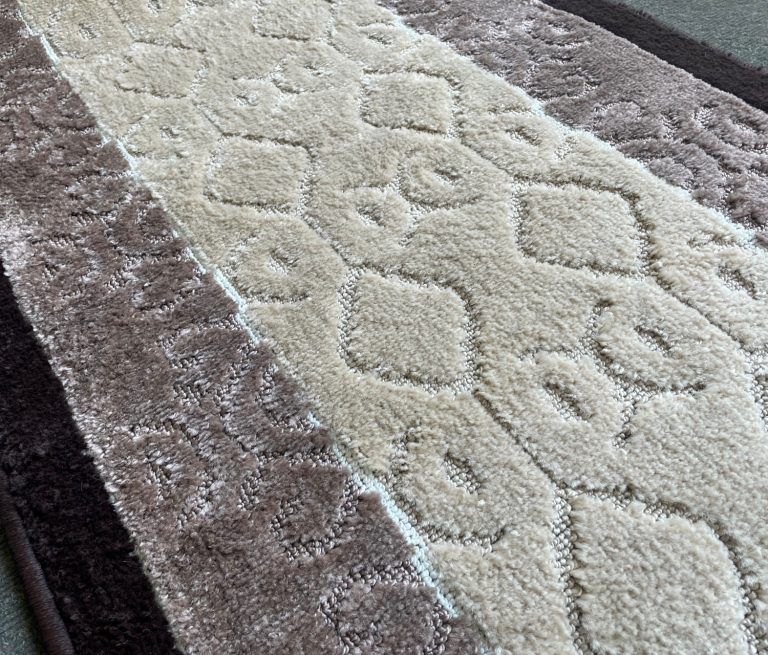 Alfombra de Pasillo Antideslizante  67 cm x 5 metros  Café Sin Overlock -1