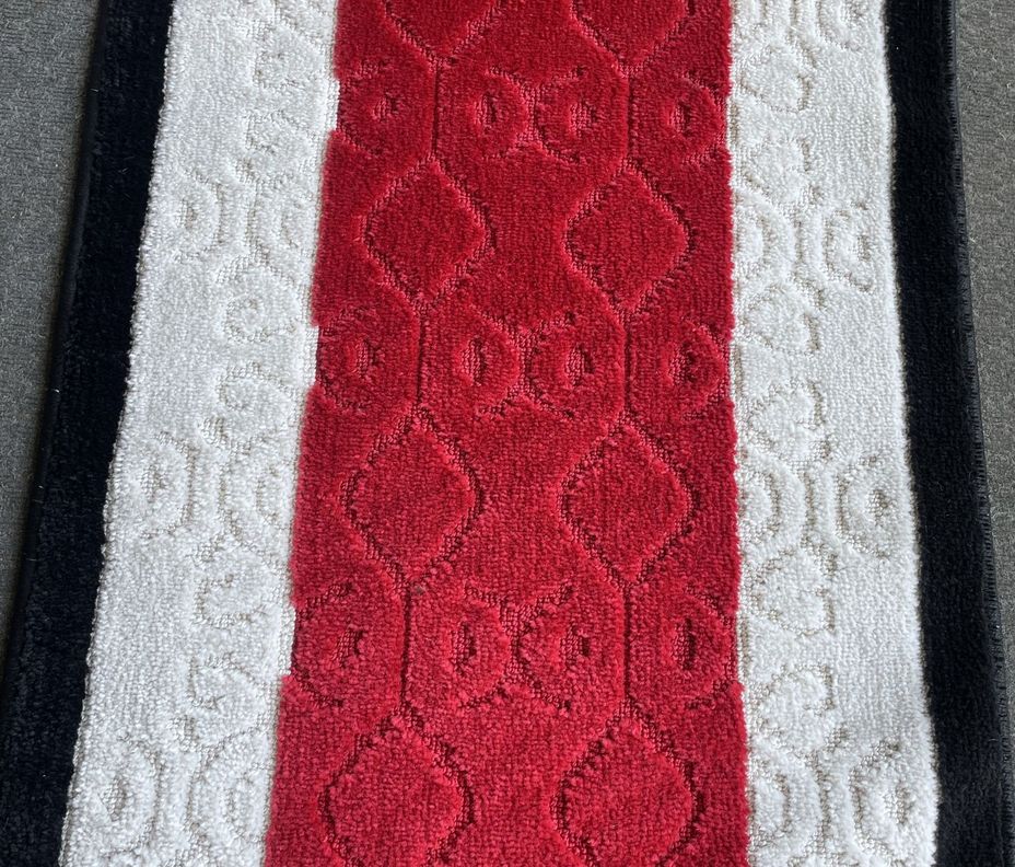 Alfombra de Pasillo  Antideslizante 67 cm x 7 metros Rojo Sin Overlock-2