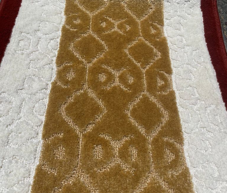 Alfombra de Pasillo Café 67 cm x 7 metros con Goma Sin Overlock-2