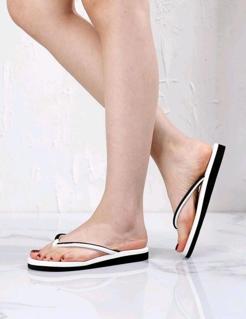 Sandalia de Dedo Mujeres Negro Blanco para Verano-1