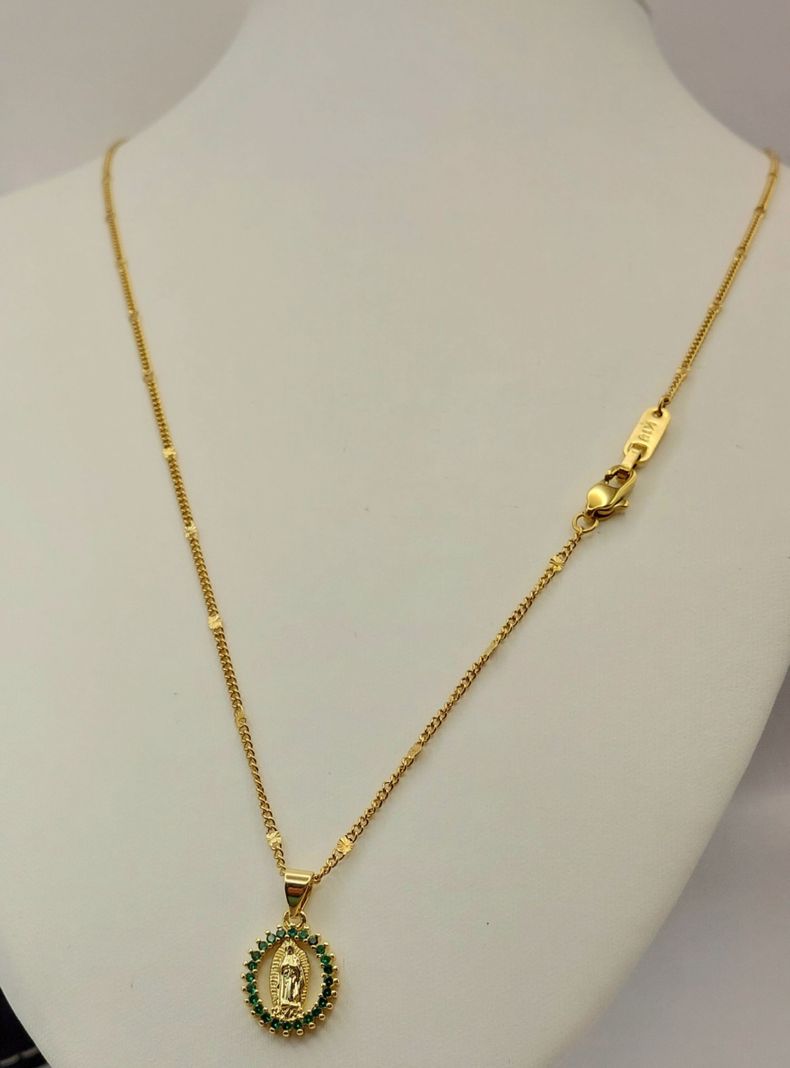 Cadena Oro Laminado Virgen de Guadalupe con Esmeraldas -3