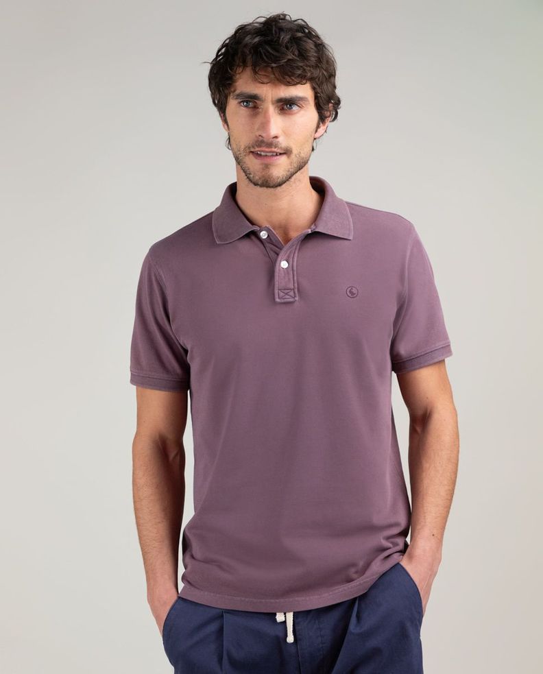 Polo Piqué Pigment Dyed Berenjena HOMBRE PV 25