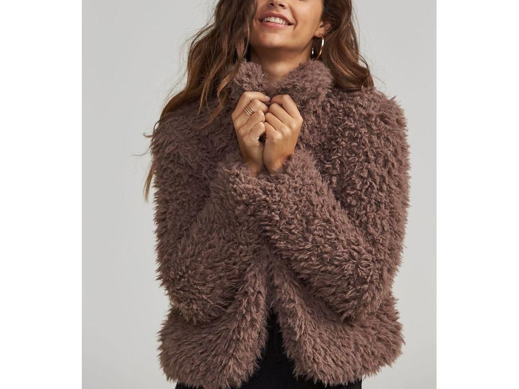 Chaqueta Fur Keeps Coyote
