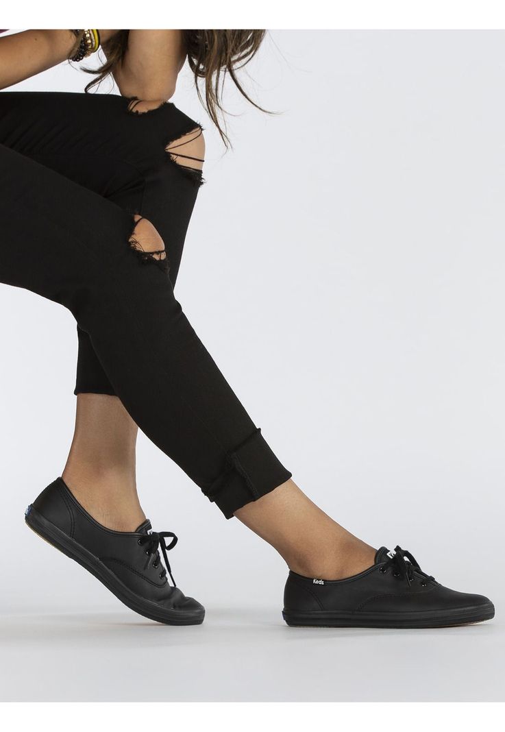 Zapatilla Cuero Negra Mujer Champion Lthr -1