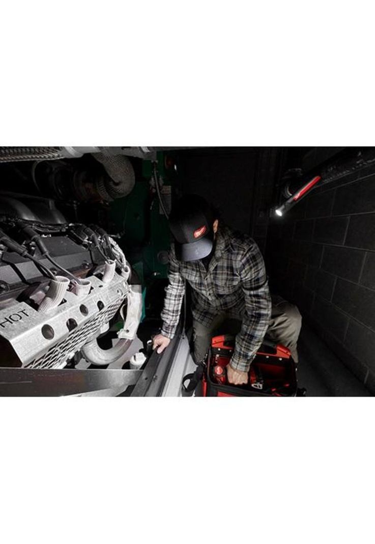 Linterna de uso diario recargable de 500L con imán Milwaukee-6