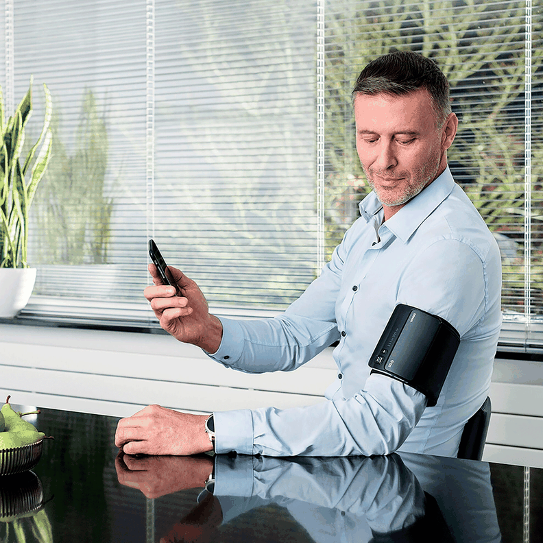 Toma Presión Digital De Brazo Automático Omron Hem-7600t-4
