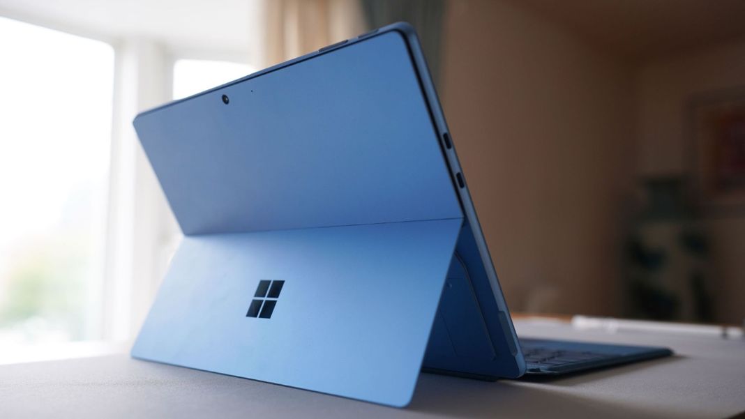 Surface Pro 9 - Tablet Windows 11, Core i5, 16GB RAM, 256GB
