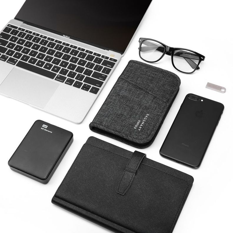 Bagsmart Porta Pasaporte LAX - negro-4