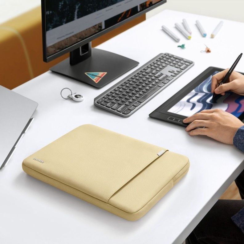 Tomtoc Funda A13 Protección 360° para 14" Macbook Pro - Amarillo-7