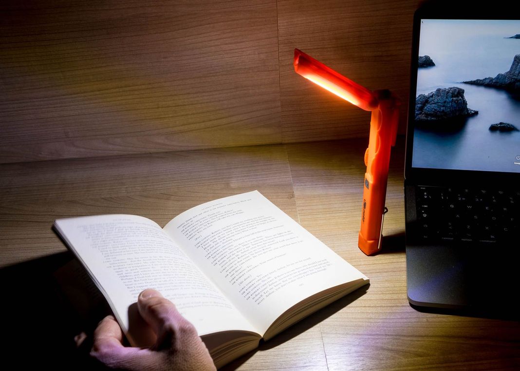 Linterna lápiz recargable con dos fuentes de luz-4