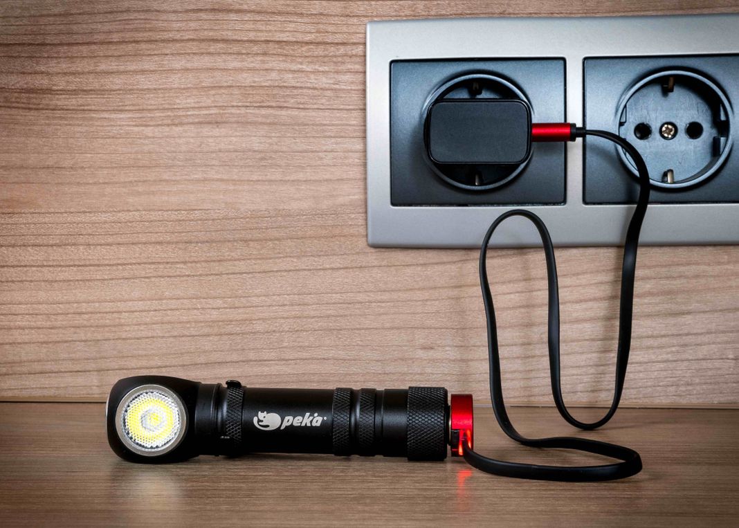 Linterna frontal LED multifuncional recargable-6