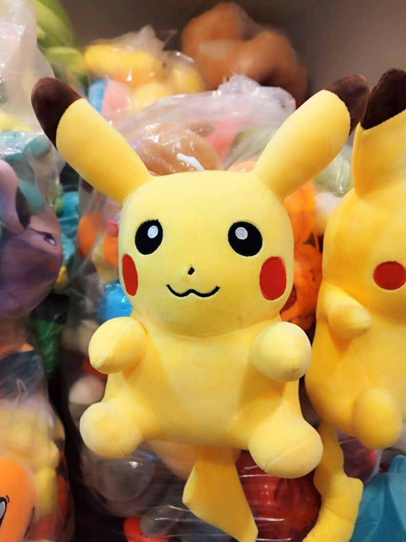 Peluche Pokémon pikachu-1
