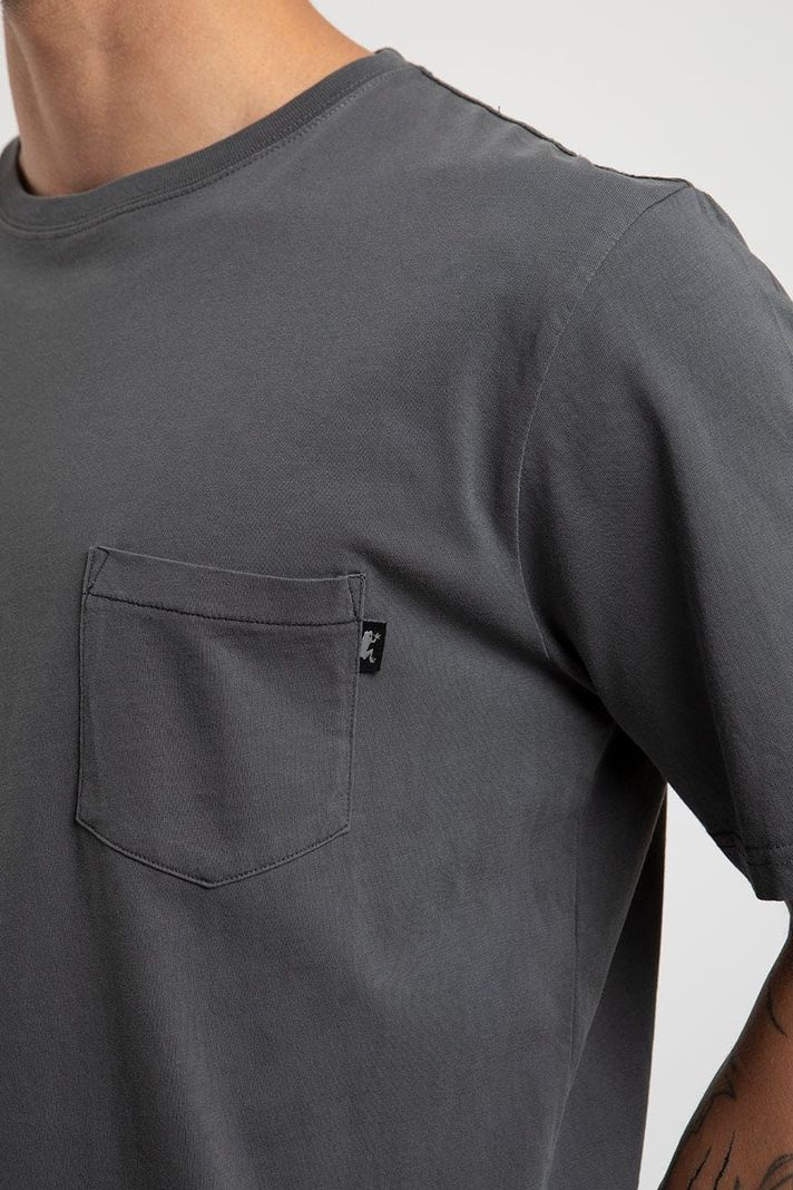 Polera manga corta hombre bolsillo Stitch grafito -1
