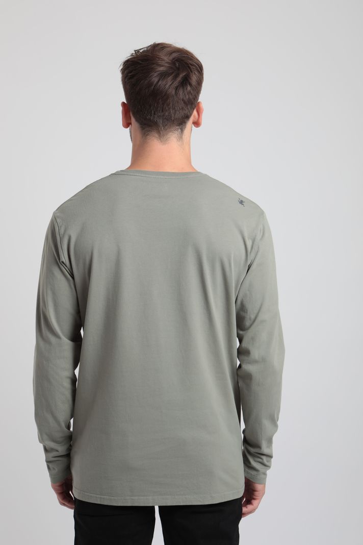 Polera manga larga hombre bolsillo verde -2