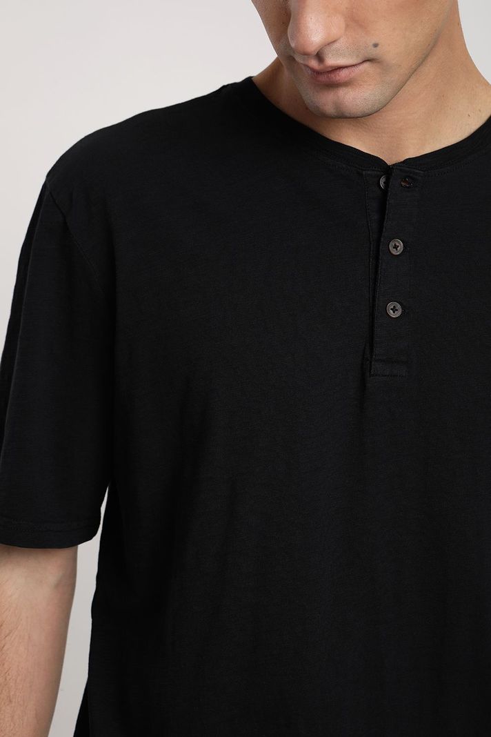Polera manga corta hombre Mao negro  -2