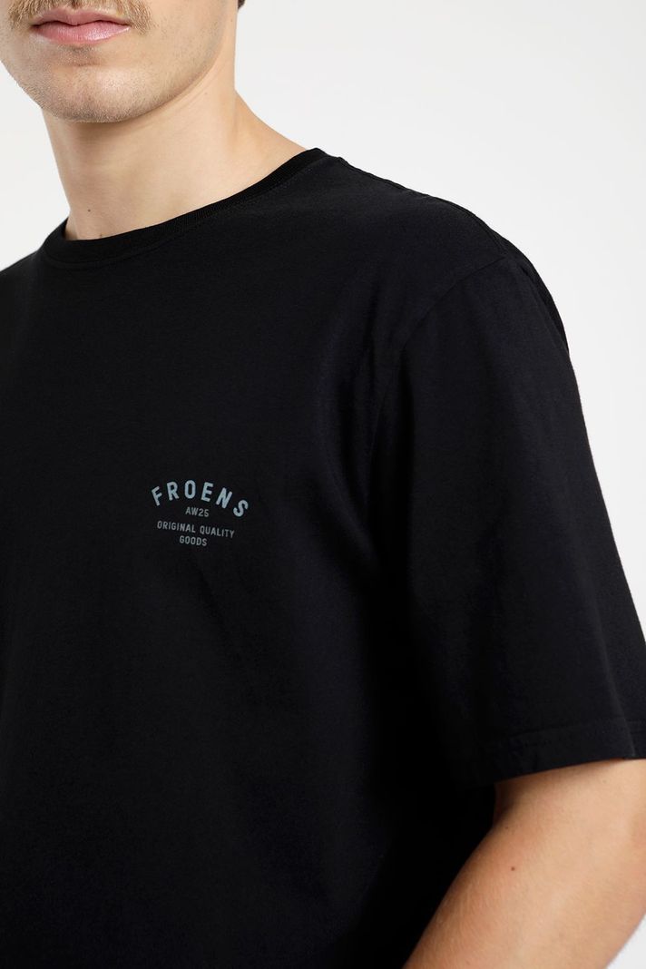 Polera manga corta hombre Front text -1