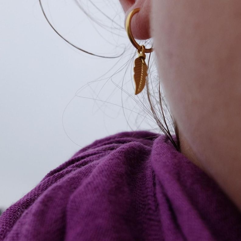 Aros Argolla Pluma Colgante Gold-2