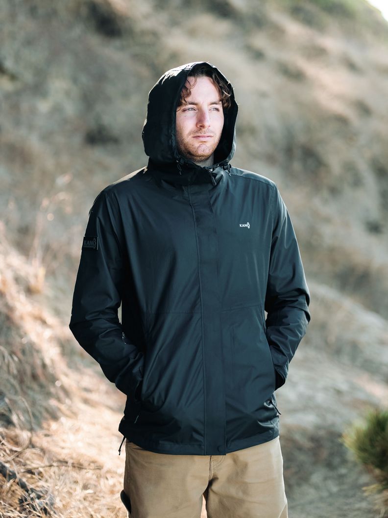 Chaqueta Cortavientos Impermeable Hombre Negro con Gorro-1