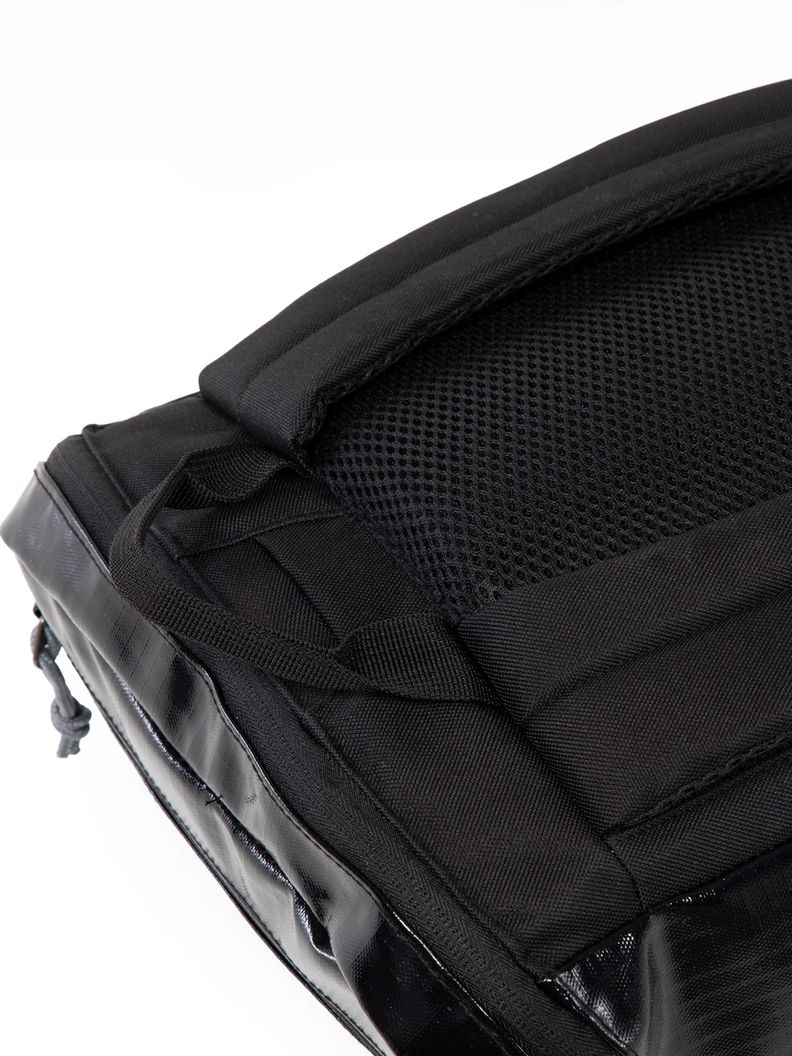 Mochila Outdoor Negra Kano 25L Trekking Camping Resistente-8