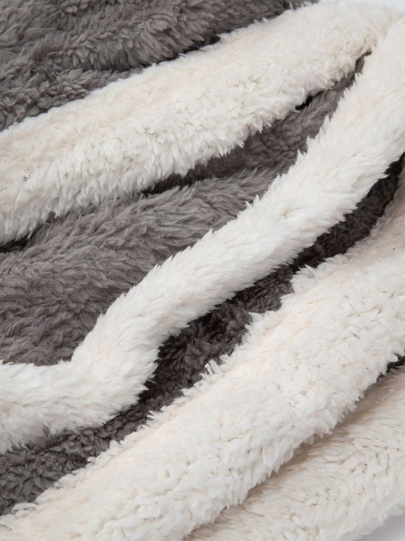 Manta Sherpa Jacquard Gris 1,5 Plazas / Frazada Gris Relan-1