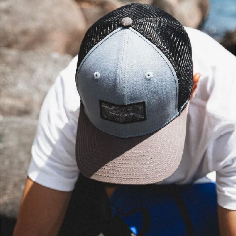 Jockey Gorra Ajustable Leonera Celeste y Bordó Kano-3