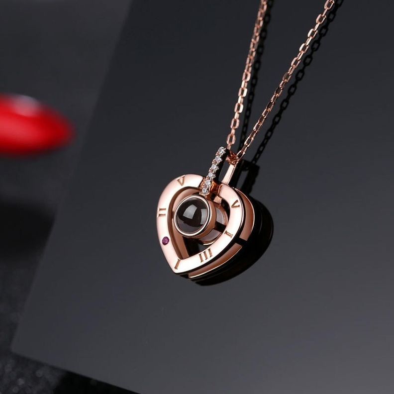 Collar Te Amo 100 Idiomas Corazón Numeros Romanos Dorado-3
